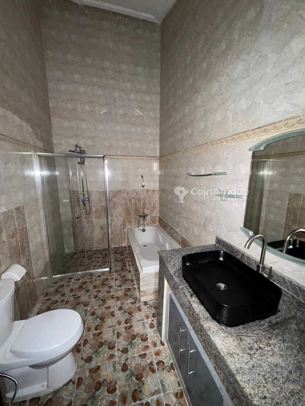 Location villa duplex de standing 5 pièces + dépendance - cocody riviera 4 world city — photo 3