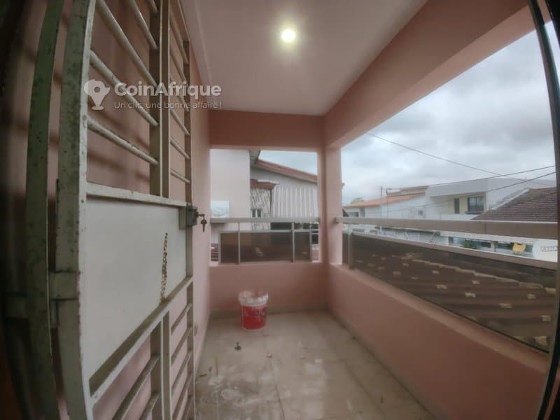 location villas 5 pièces - cocody fekessé cité promogim
