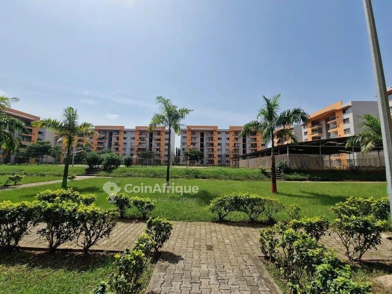 Location appartement 4 pièces - Cocody 2 plateaux 8eme tranche cité eve
