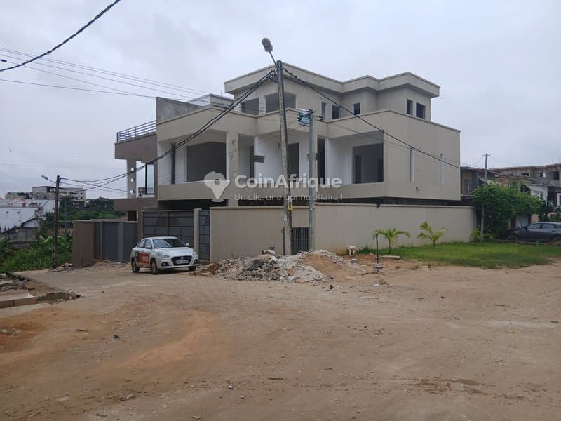 Location villa triplex de 8 pièces - Angré nouveau chu — photo 2