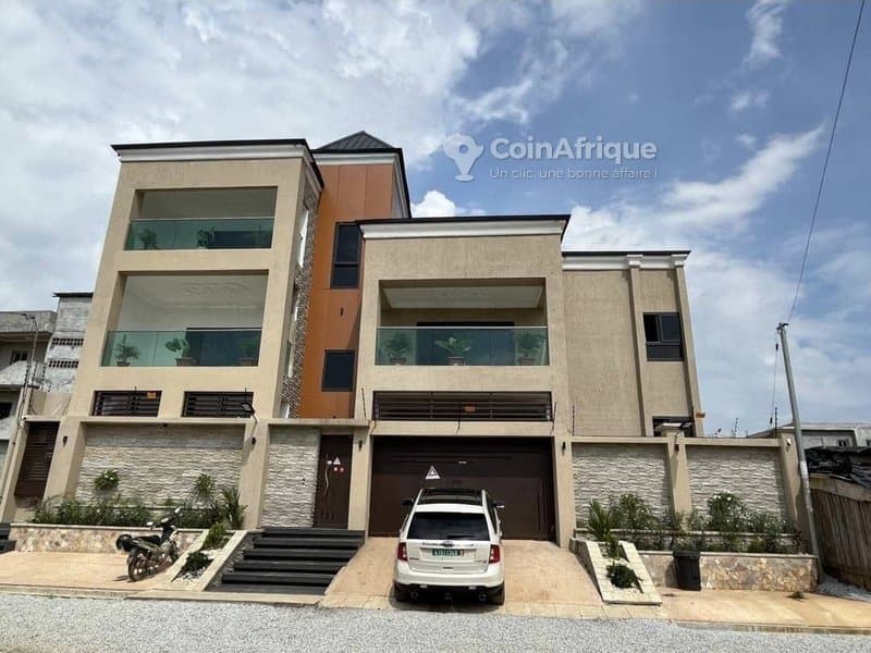 Vente villa tiplex 9 pièces à cocody