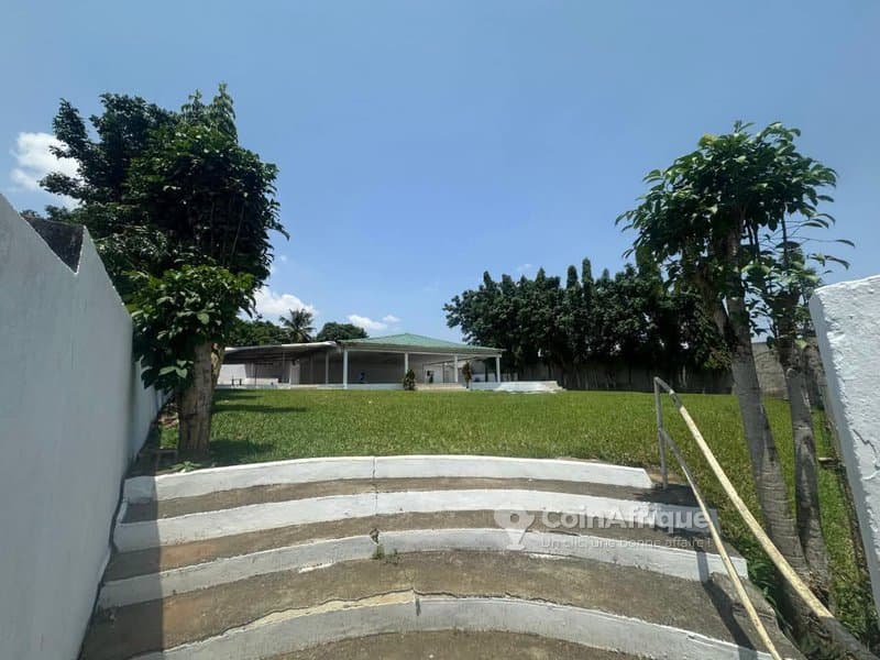Terrain 1500m2 - Cocody ambassade