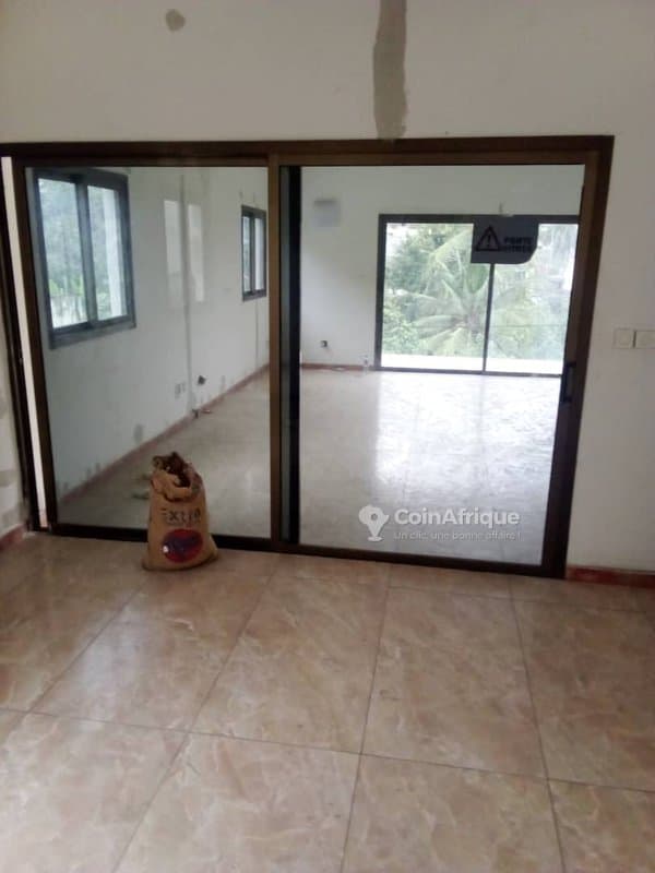location villas 17 pièces - cocody 2 plateau 7ème tranche — photo 2