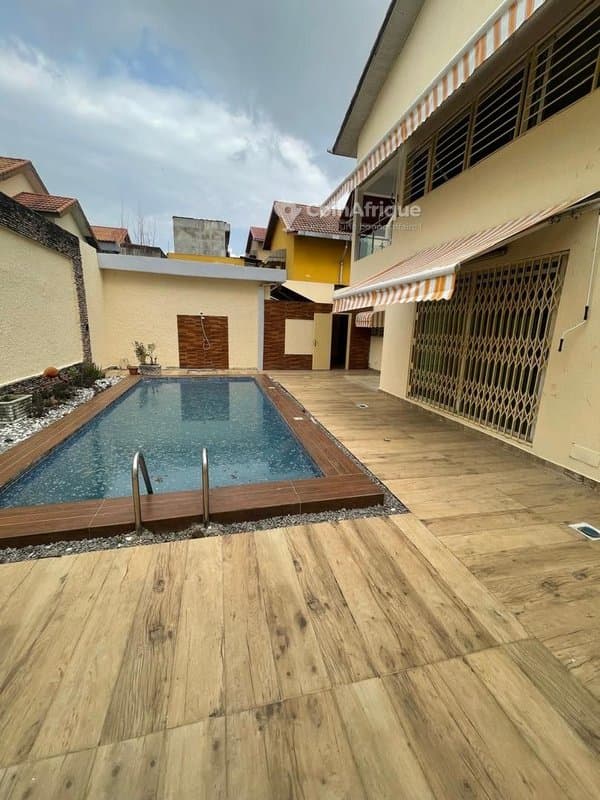 Location villa duplex 6 pièces - Cocody angré