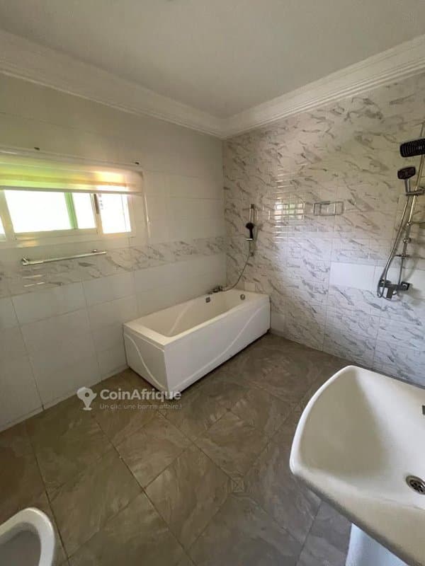 Location villa duplex 6 pièces - Cocody angré — photo 5