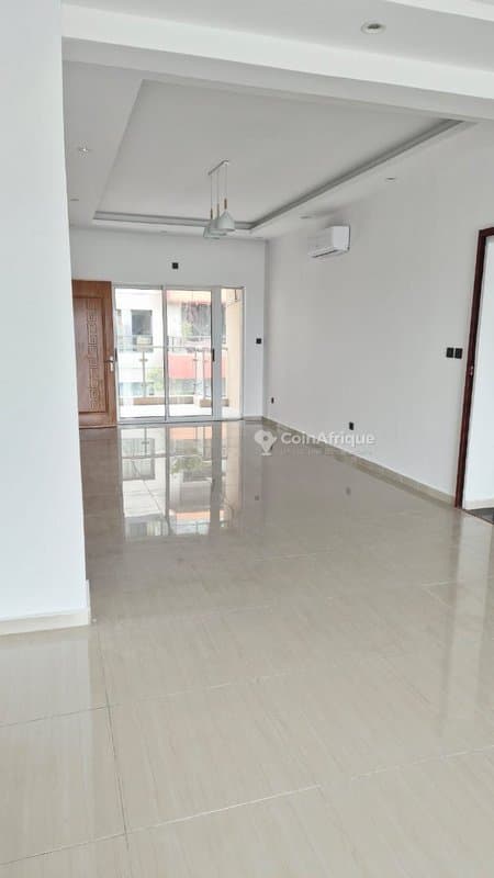 Location appartement 4 pièces en Zone 4 — photo 2