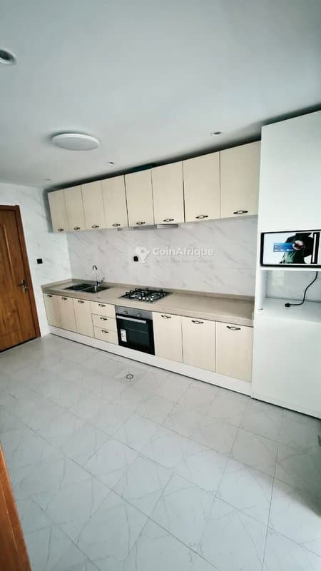 Location appartement 4 pièces en Zone 4 — photo 4