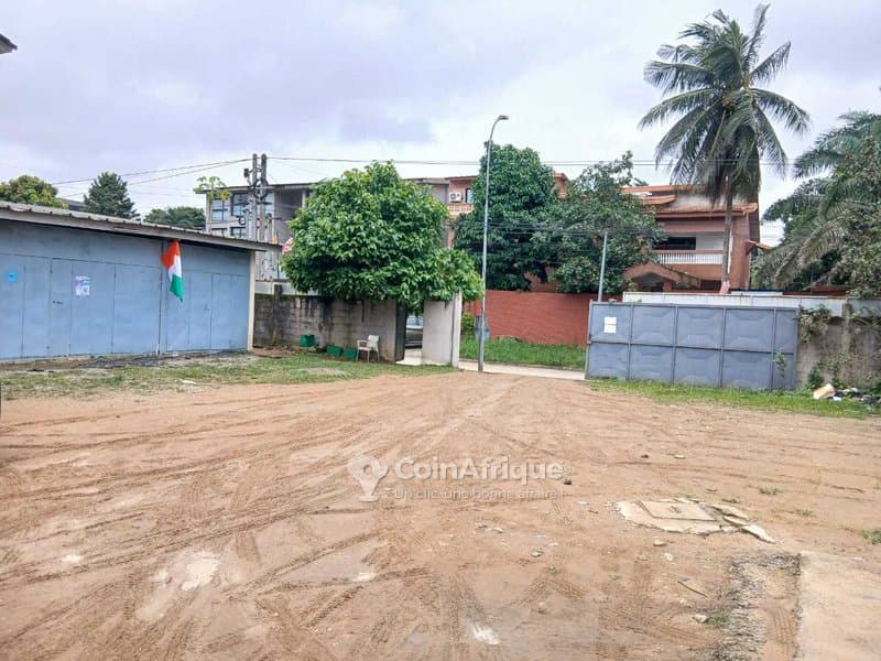 Terrain nu 994 m2 - Cocody 2 plateaux 7eme tranche — photo 3