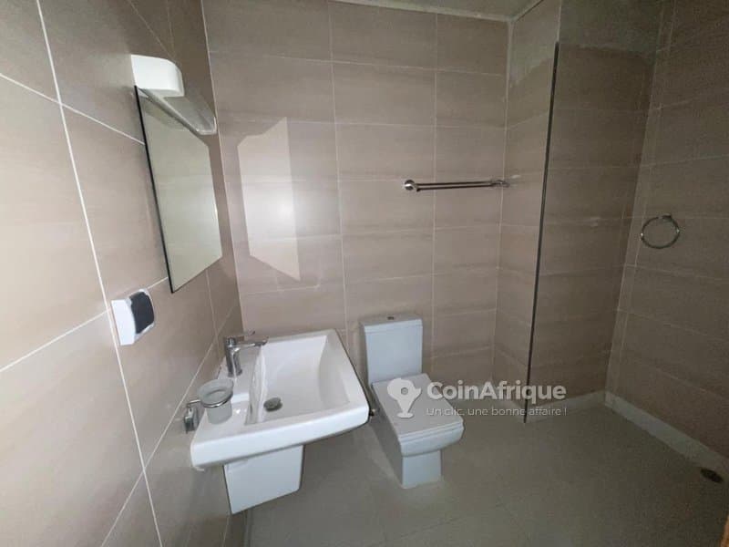 Location appartement standing 4 pièces - Cocody 2 plateaux vallon — photo 4