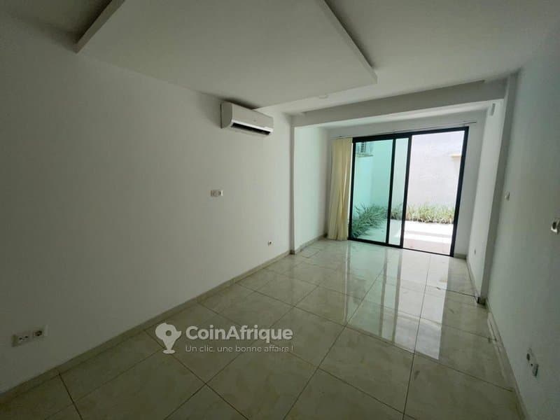 Location appartement standing 4 pièces - Cocody 2 plateaux vallon — photo 5