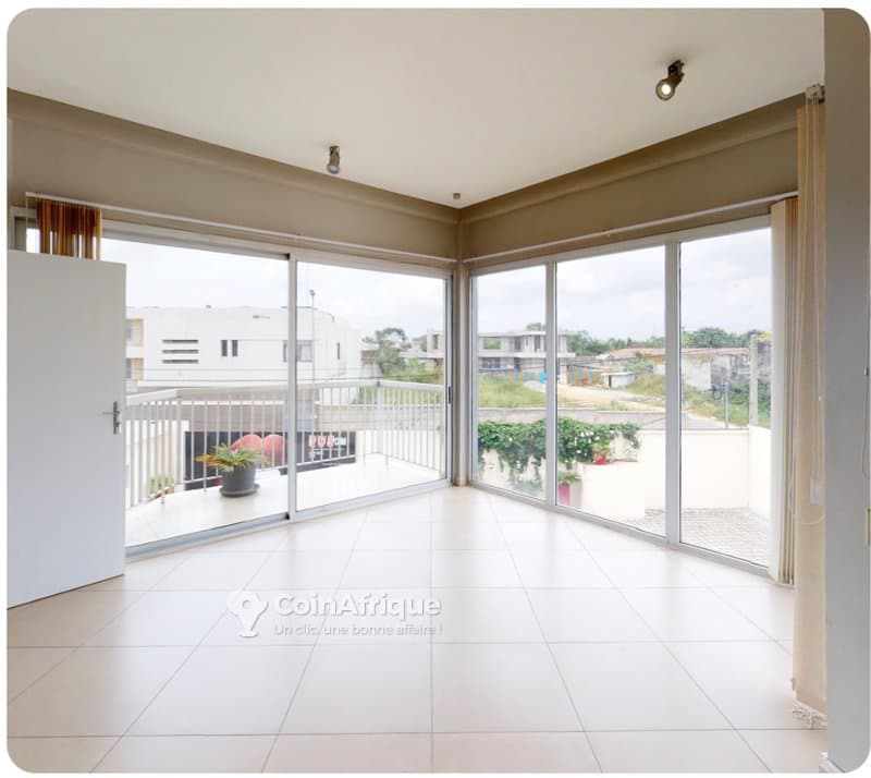 Location villa 15 pièces - Cocody — photo 2