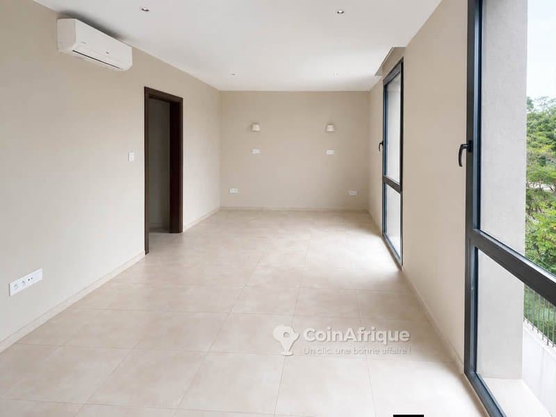 Location appartement 3 pièces - Cocody danga — photo 2