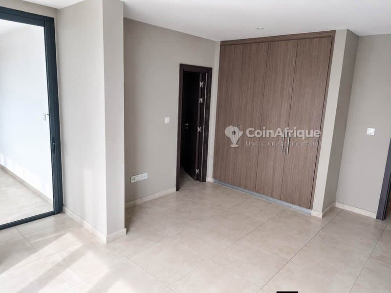 Location appartement 3 pièces - Cocody danga — photo 3