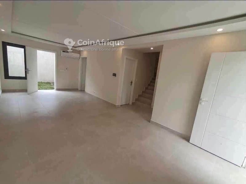 Vente villa duplex 5 pièces à Cocody-2 plateaux macaci — photo 2
