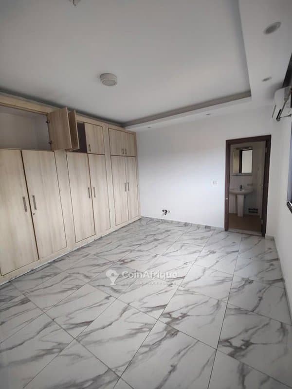 Location appartement 4 pièces à Riviera 4 M'badon — photo 3