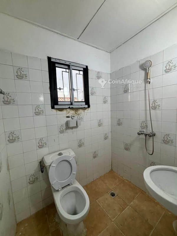 Location villa basse 5 pièces à Angré 8ᵉ Tranche — photo 3