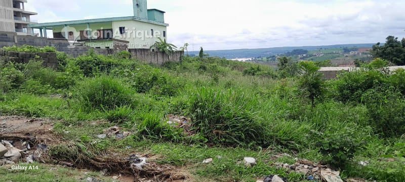Terrain 660m² avec ACD à Cocody Fekessé derrière ORIBAT