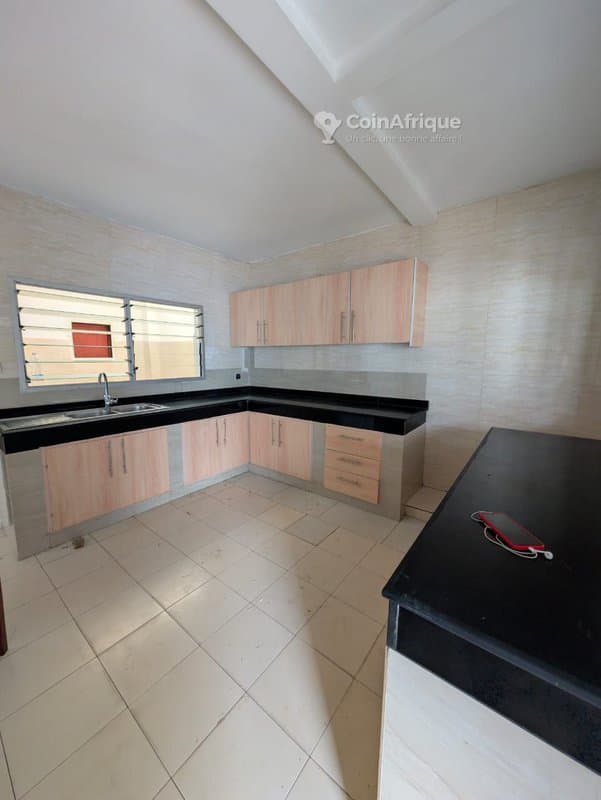 Location villa basse à la Riviera 3 non loin de Blaise Pascal — photo 2