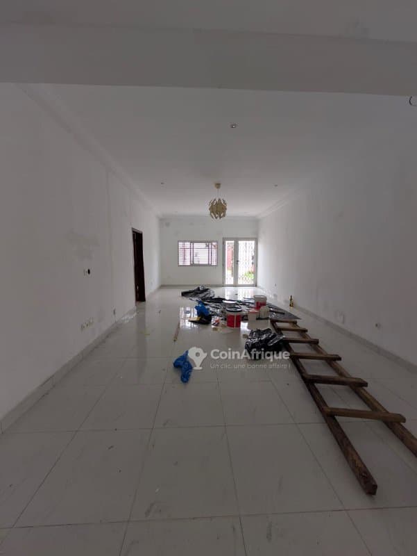 Location villa basse à la Riviera 3 non loin de Blaise Pascal — photo 4