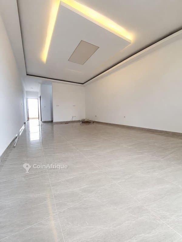 Location appartement 3 pièces ou habitation - Angré chu