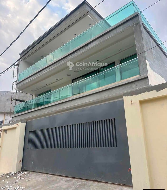 Vente villa duplex 6 pièces à Cocody rivera 4 Mbadon