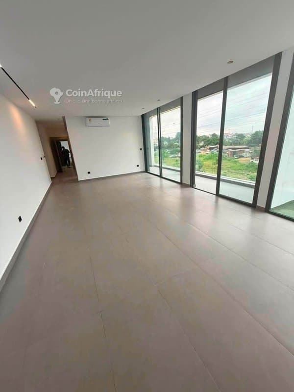 Location appartement 4 pièces à cocody rivera abatta vue lagunaire