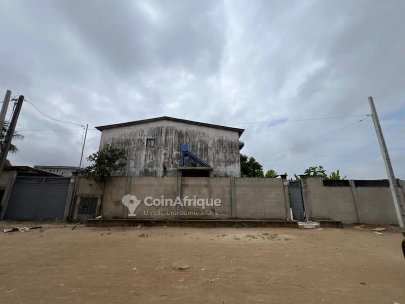 Vente villa duplex 9 pièces - Bingerville côté mère-enfant