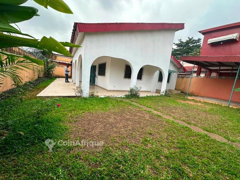 Location villa basse à Cocody Riviera 3