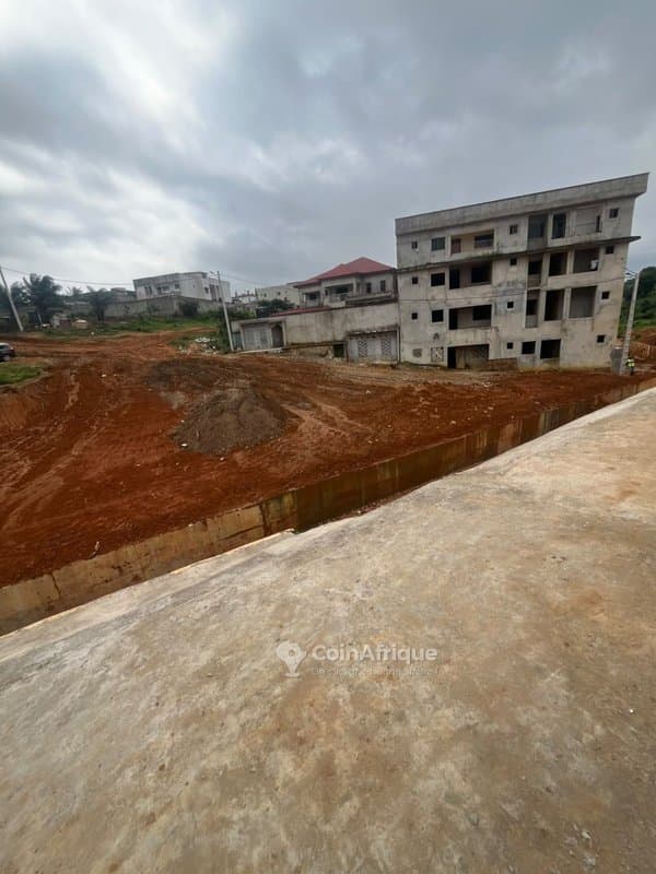 Terrain 400m² - bingerville en bordure de la nouvelle voie