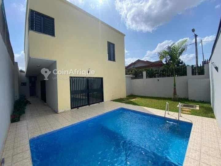 Location villa duplex 5 pièces - Riviera 4 cité terre afrik