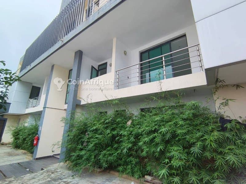 location appartements 3 pièces rivera 4 m'badon résidentiel- cocody