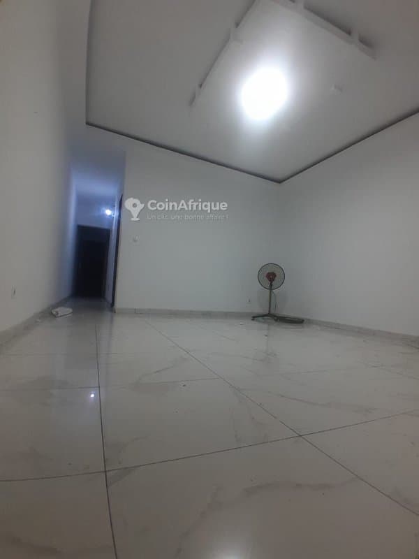 Location appartement 2 pièces étages - cocody angré djorogobité — photo 2