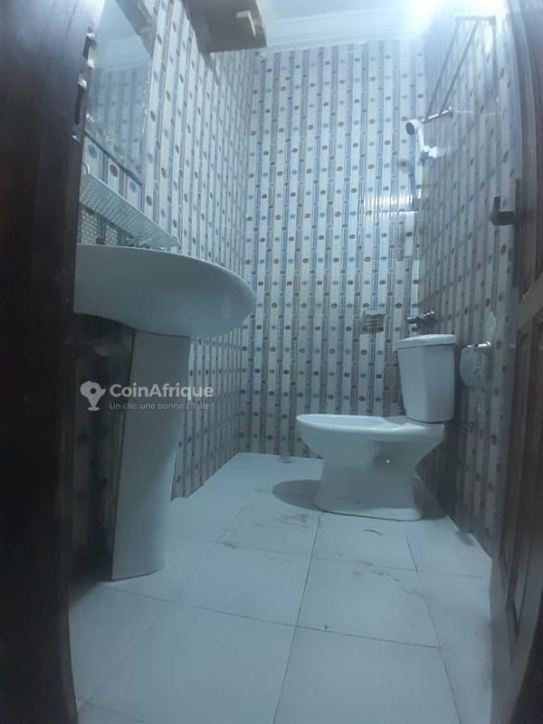 Location appartement 2 pièces étages - cocody angré djorogobité — photo 4