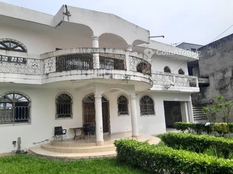 Vente villa duplex 10 pièces - Cocody- Riviera zone
