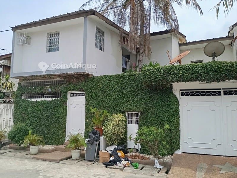 Vente duplex 6 pièces à Cocody-angré 8ème tranche