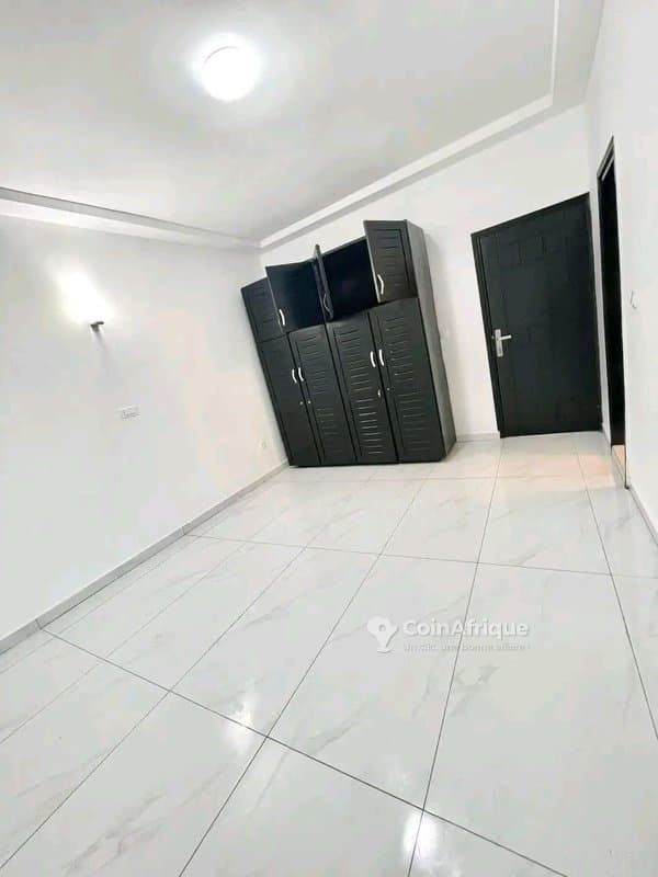 Location appartement 3 pièces à Cocody Angre 9eme tranche au 2ème étage — photo 5