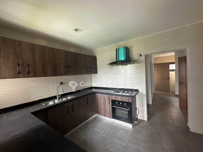 Location appartement 4 pièces à Cocody centre — photo 4