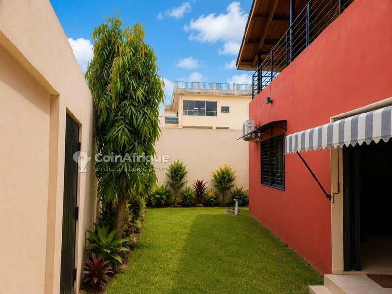 Vente villas 6 pièces - Cocody zone palmeraie saint viateur