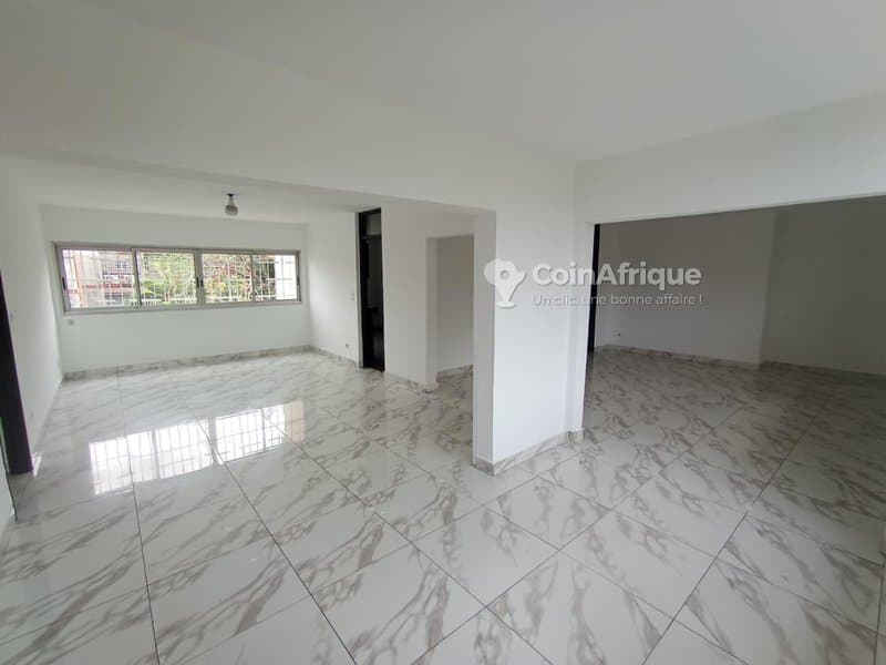Location appartement de standing 4 pièces - Cocody 2 plateaux vallon claire fontaine