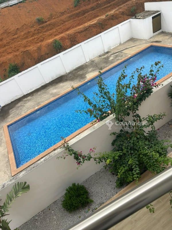 Location appartement 4 pièces avec cour privative – Angre cite cascade — photo 2