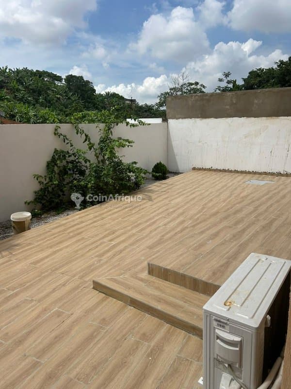 Location appartement 4 pièces avec cour privative – Angre cite cascade — photo 3