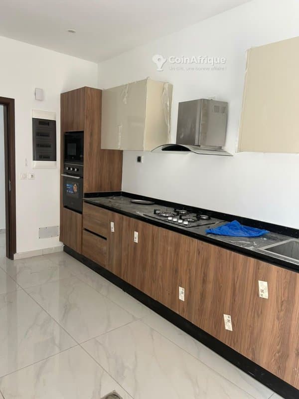 Location appartement 4 pièces avec cour privative – Angre cite cascade — photo 4