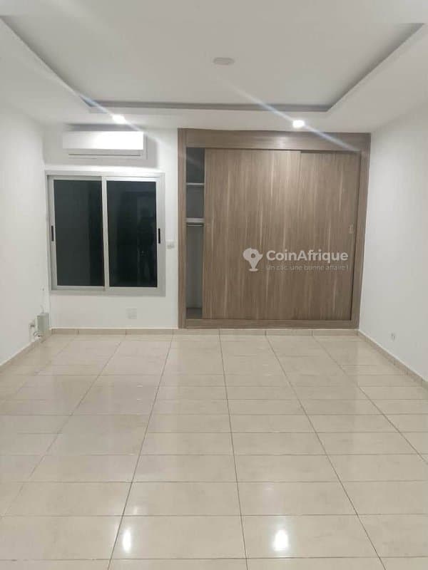 Location appartement 4 pièces avec cour privative – Angre cite cascade — photo 5