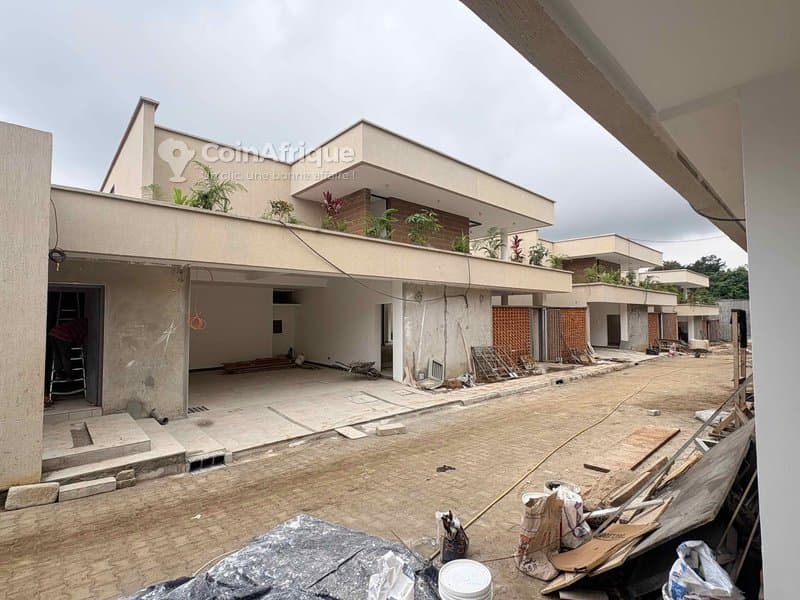 Location villas duplex 6 pièces - Cocody Riviera 3 pres des ecoles internationales