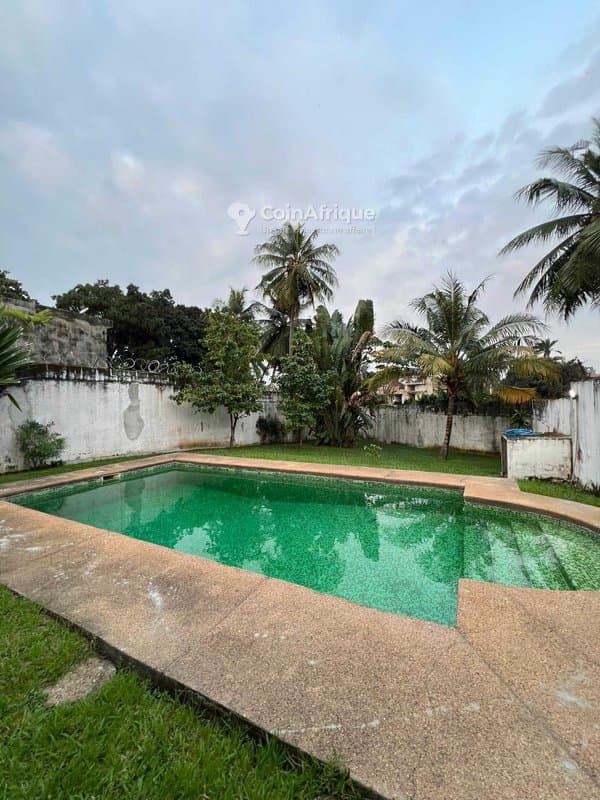 Location villa duplex standing 7 pièces + piscine - Cocody 2 plateaux vallon