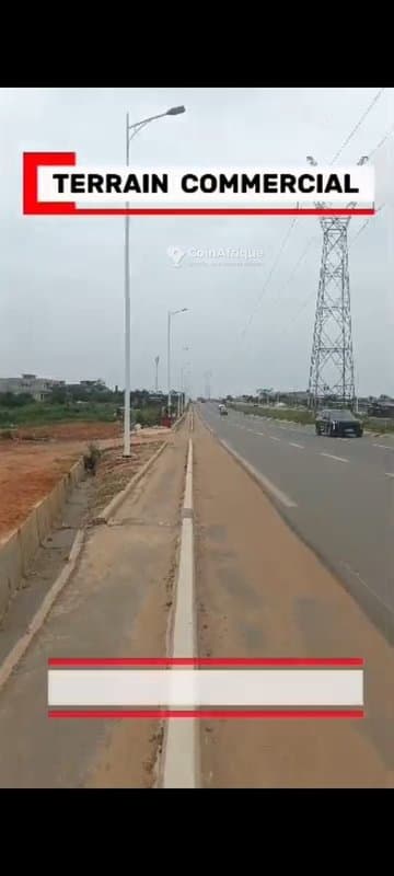 Terrain commercial 700 m² avec ACD à Bingerville