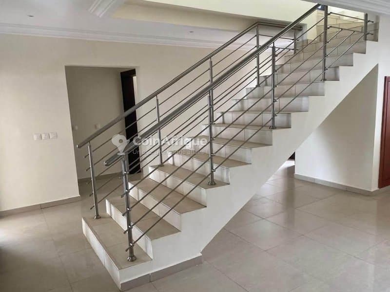 Location villa duplex 8 pièces Cocody Angré GESTOCI