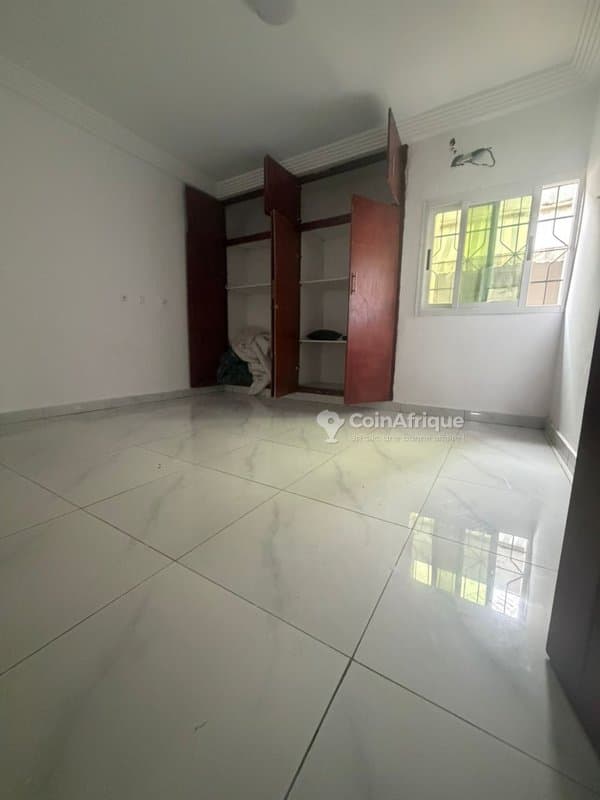 Location appartement 3 pièces à Djorobite 1 — photo 3