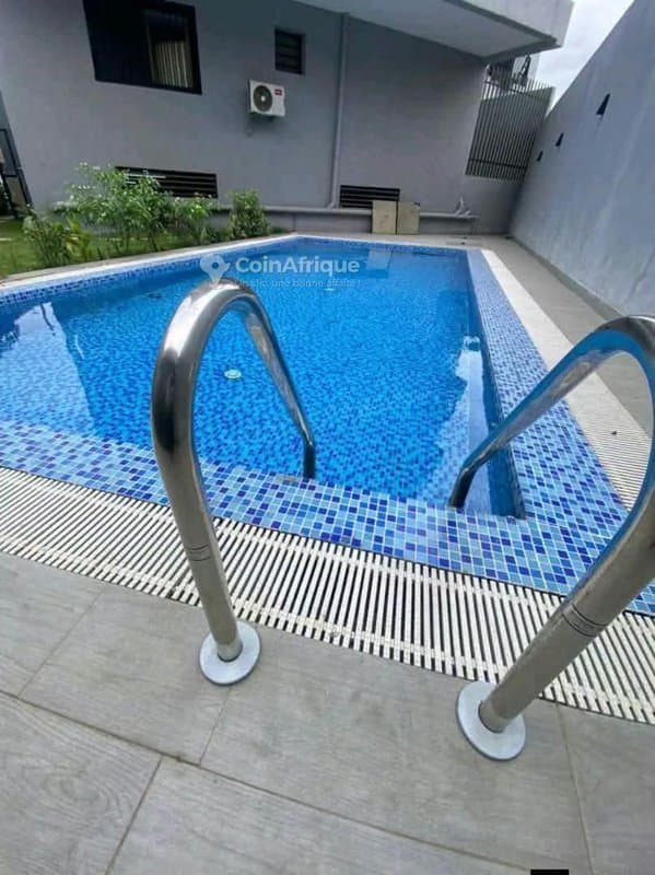 Location appartement 3 pièces à la Riviera Bonoumin