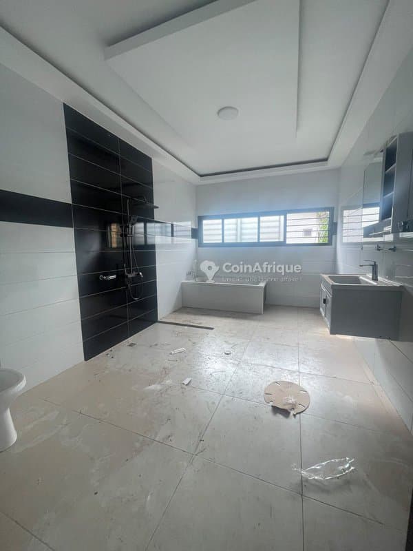 Location villa 6 pièces - Cocody Angré chu — photo 5